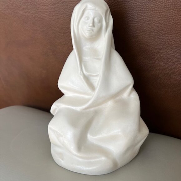 Sculpture Statuette of the Virgin of Solitude 15th century reproduction Louvre